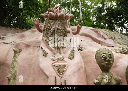 Osun Osogbo, Osun Sacred Grove and River: Mascarade Sculpture. Banque D'Images