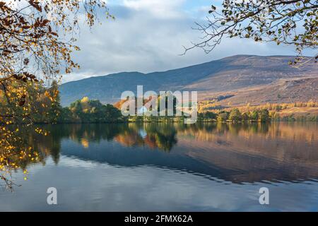 Loch Alvie, Aviemore, Écosse, Royaume-Uni Banque D'Images