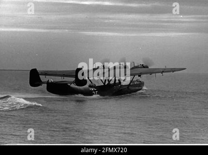Transport / transport, aviation, avion militaire, bateau volant Dornier do 24 de la Luftwaffe allemande (force aérienne allemande), À USAGE ÉDITORIAL EXCLUSIF Banque D'Images
