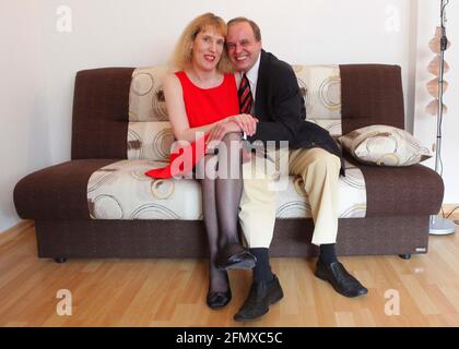 Melanie Meier, die ehemalige Auserwählte des singenden Schäfers aus der TV-Reihe 'Bauer sucht Frau' ist frisch verliebt in Tony Marony Banque D'Images