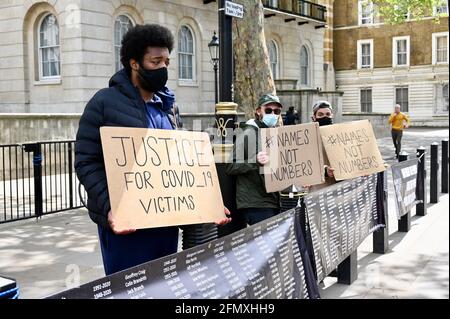 Londres, Royaume-Uni. Les noms et non les chiffres, l'organisation qui vise à se rappeler et la campagne pour ceux qui ont perdu la vie en raison de la négligence du gouvernement et le manque d'action pendant la crise COVID-19. En face de Downing Street, Westminster. Banque D'Images