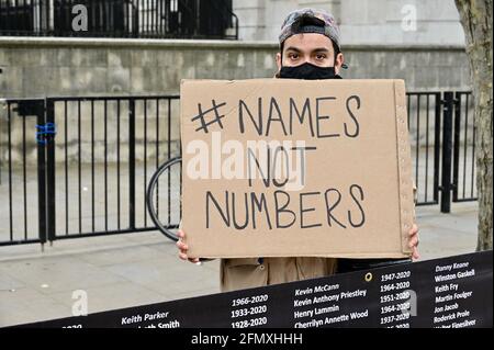 Londres, Royaume-Uni. Les noms et non les chiffres, l'organisation qui vise à se rappeler et la campagne pour ceux qui ont perdu leur vie en raison de la négligence du gouvernement et le manque d'action pendant la crise COVID-19. En face de Downing Street, Westminster. Banque D'Images