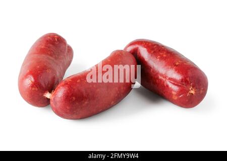 Saucisses fumées près isolées sur fond blanc Banque D'Images