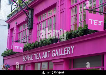 Vue extérieure de la Sophie Tea Art Shop située au 5-7 Foubert’s place, Carnaby, Londres. Banque D'Images