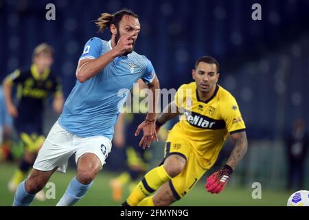 Rome, Italie. 12 mai 2021. ROME, Italie - 12.05.2021: MURIQI, SEPE en action pendant la série italienne UN match de football de championnat 2021 entre SS LAZIO VS PARME au stade olympique de Rome. Crédit : Agence photo indépendante/Alamy Live News Banque D'Images