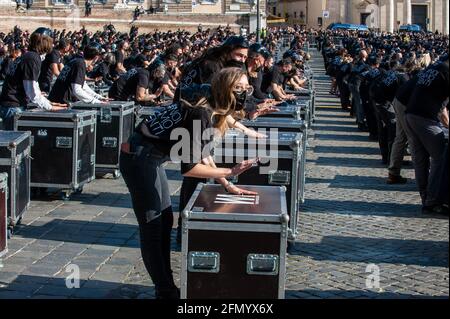 Rome, Italie 17/04/2021: Manifestation nationale des travailleurs du divertissement 'Bauli in Piazza', piazza del Popolo. © Andrea Sabbadini Banque D'Images