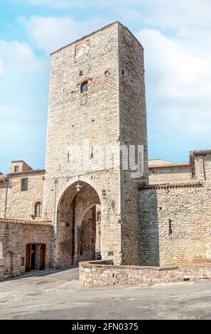 La Tour de Porta San Augustine, ou Porta Romana à Gubbio, Ombrie, Italie Banque D'Images
