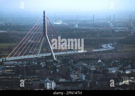 Düsseldorf est la capitale et la deuxième plus grande ville du plus grand État allemand très peuplé de Rhénanie-du-Nord-Westphalie après Cologne Banque D'Images