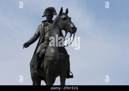 Statue de napoléon avec son cheval devant, à la Roche sur Yon. France Banque D'Images