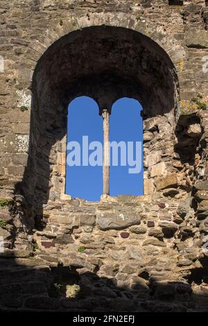 Round Arch Window dans les ruines de la maison Norman en pierre du XIIe siècle, Conécuries House, Christchurch Royaume-Uni Banque D'Images
