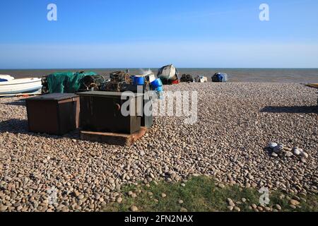 Bateaux sur la plage de Budleigh Salteron, East Devon, Angleterre, Royaume-Uni Banque D'Images