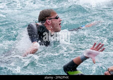 Budapest, Hongrie. 13 mai 2021. BUDAPEST, HONGRIE - MAI 13: Ferry Weertman des pays-Bas en compétition dans les Mens 10km pendant les Championnats européens de l'AQUESTON natation en eau libre au lac Lupa le 13 mai 2021 à Budapest, Hongrie (photo par Andre Weening/Orange Pictures) crédit: Orange pics BV/Alay Live News Banque D'Images