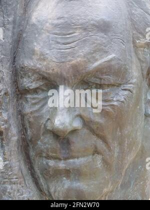 Fait partie de l'aide en bronze du chancelier fédéral Willy Brandt Et Konrad Adenauer par l'artiste Grigory Yastrebenetzki Banque D'Images