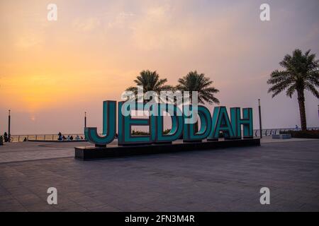 Jeddah, Arabie Saoudite - 30 avril 2021 : panneau de Jeddah au nouveau hêtre, front de mer Banque D'Images