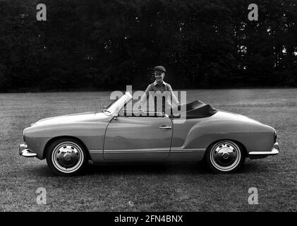 Transport / transport, voitures, variantes de véhicule, Volkswagen, VW 1500 Karmann Ghia Typ 14, DROITS-SUPPLÉMENTAIRES-AUTORISATION-INFO-NON-DISPONIBLE Banque D'Images