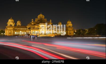 Albert Hall Museum situé à Jaipur, Inde pendant la nuit Banque D'Images