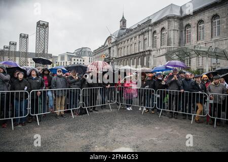 28/04/2019. Liège–Bastogne–Liège. Les fans de cyclisme se rassemblent au début de la course. Banque D'Images