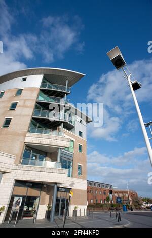 Aménagement moderne d'appartements sur le quai à Poole in Dorset Banque D'Images