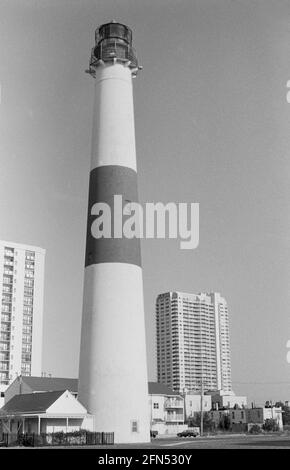 Phare d'Absecon, Atlantic City, NJ, novembre 1992. Partie d'une série de 35 phares de la côte est américaine photographiés entre novembre 1992 et septembre 1993. Banque D'Images