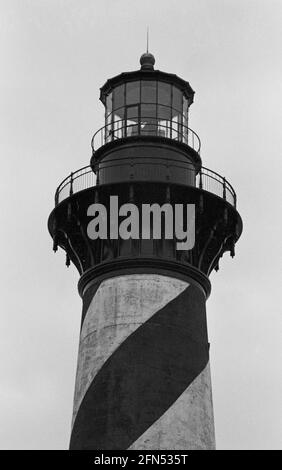 Phare de Cape Hatteras avant la réinstallation, Buxton, NC, déc 1992. Partie d'une série de 35 phares de la côte est américaine photographiés entre novembre 1992 et septembre 1993. Banque D'Images