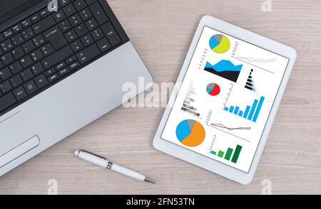 Concept d'analyse graphique présenté sur une tablette numérique Banque D'Images