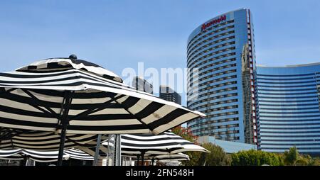 Paysage avec vue panoramique sur le Marriott Marquis Hotel and Marina à l'Embarcadero de San Diego en Californie. Banque D'Images