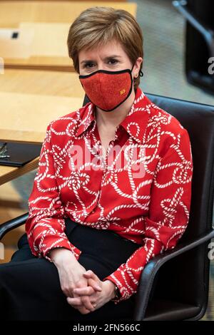 Premier ministre d'Écosse et chef du SNP, Nicola Sturgeon, avant l'élection du nouveau président adjoint au Parlement écossais à Édimbourg. Date de la photo: Vendredi 14 mai 2021. Banque D'Images