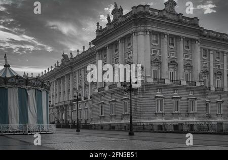 MADRID, ESPAGNE - 09 janvier 2016 : le Palais Royal de Madrid, Espagne, a été construit aux XVIIIe et XIXe siècles. Banque D'Images