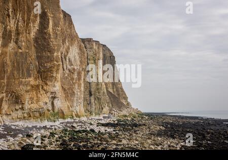 Les falaises de craie et sous-falaise entre Peacehaven et Newhaven dans East Sussex, Royaume-Uni Banque D'Images