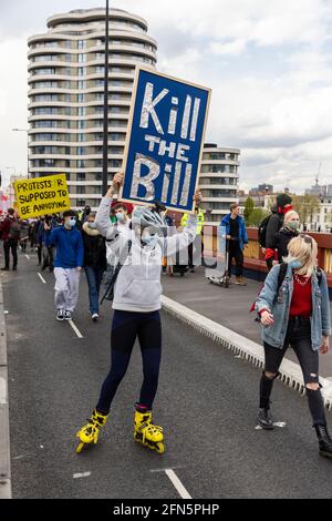 Manifestant contre les patins à roulettes lors d'une manifestation « Kill the Bill » contre un nouveau projet de loi de police, Londres, 1er mai 2021 Banque D'Images