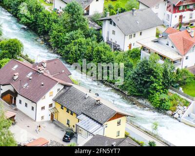 Vue panoramique depuis le château de Tures, Campo Tures, sable à Taufers, Taufer Ahrntal, Valle Aurina, Tyrol du Sud, Alto Adige, Italie, Europe Banque D'Images