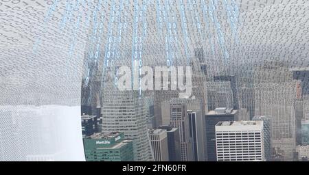 Composition du codage binaire sur fond urbain de bureau moderne Banque D'Images