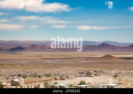 Un petit village nommé Cupo au milieu du désert d'Atacama dans le nord du Chili. Banque D'Images