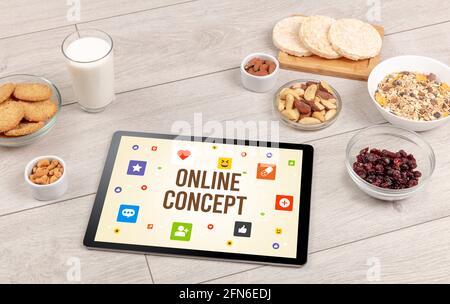 Composition de Tablet PC saine, concept de réseau social