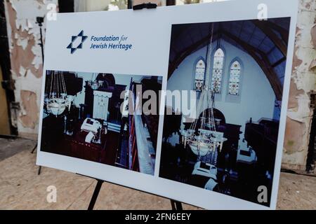 MERTHYR TYDFIL, PAYS DE GALLES - 14 MAI 2021 : le prince Charles visite la synagogue Merthyr Tydfil et écoute les plans pour restaurer le bâtiment classé à sa gloire formelle. Crédit photo John Smith / Alamy Live News Banque D'Images