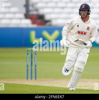 Chelmsford, Royaume-Uni. 14 mai 2021. CHELMSFORD ANGLETERRE - MAI 14: Tom Westley d'Essex pendant LV Insurance County Championship Group 1 deuxième jour de quatre entre Essex CCC et Derbyshire CCC au terrain du comté de Cloudfm le 14 mai 2021 à Chelmsford, Angleterre crédit: Action Foto Sport/Alay Live News Banque D'Images