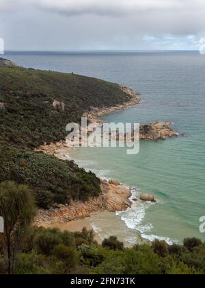 Vues sur le circuit de marche de Tongue point, parc national Wilsons Promontory, Australie Banque D'Images