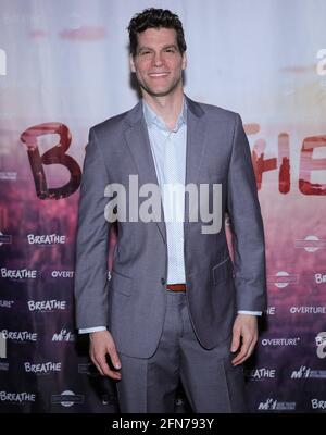 New York, NY, États-Unis. 14 mai 2021. Josh Davis à arrivées for BREATHE: A NEW MUSICAL Streaming Premiere, 92Y Kaufman concert Hall, New York, NY 14 mai 2021. Crédit : CJ Rivera/Everett Collection/Alay Live News Banque D'Images