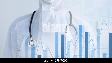 Composition du traitement des données médicales par rapport au médecin en combinaison ppe avec stéthoscope Banque D'Images