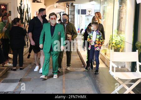 Sir Elton John vacances à Capri (Italie) avec son mari David Fournir et leurs enfants Zachary et Élie Banque D'Images