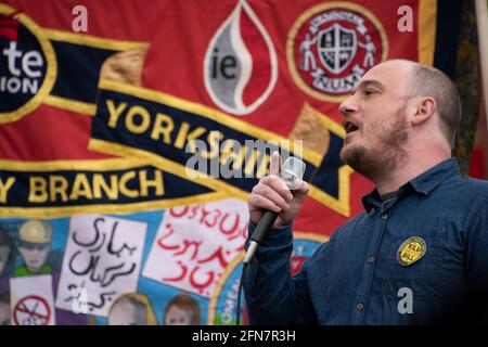 Sheffield, Royaume-Uni: 1er mai 2021 : le syndicaliste Unite prend la parole à la Journée internationale des travailleurs et tue la protestation de Bill, Devonshire Green Banque D'Images