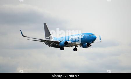 Amazon Prime Air Boeing 737-800F se prépare à l'atterrissage à l'aéroport international O'Hare de Chicago. Banque D'Images