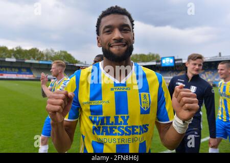 WAALWIJK, PAYS-BAS - MAI 13 : Sylla SOW du RKC Waalwijk pendant le match néerlandais Eredivisiie entre le RKC Waalwijk et le FC Twente au Mandemakers Stadion Banque D'Images