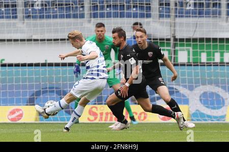 Ville de Duisburg, Allemagne. 15 mai 2021. Firo: 15.05.2021, Fuvuball, 3e Bundesliga, saison 2020/2021, MSV Duisburg - FC Ingolstadt but, HIT, 1: 0, MSV Maximilian Sauer, | usage dans le monde crédit: dpa/Alamy Live News Banque D'Images