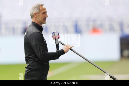 Gelsenkirchen, Allemagne. 15 mai 2021. Firo: 15.05.2021, ballon de football, 1er Bundesliga, saison 2020/2021, FC Schalke 04 - Eintracht Frankfurt Eintracht coach Adi Hvºtter | utilisation dans le monde crédit: dpa/Alay Live News Banque D'Images