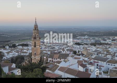 Photo aérienne des monuments et des rues d'Esteba, Andalousie, Espagne Banque D'Images