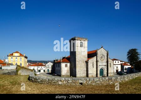 L'église paroissiale gothique / Renaissance / Igreja Matriz et partie de la ville mur défensif, Caminha, la province du Minho, Portugal Banque D'Images