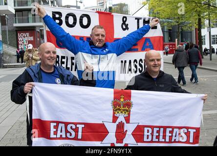 Londres, Royaume-Uni. 15 mai 2021. Les fans de Chelsea et de Leicester arrivent au stade Wembley avant la finale de la coupe FA. Les fans doivent montrer un test de covid négatif avant d'entrer dans le stade. North West London, Royaume-Uni. 15 mai 2021 crédit: Martin Evans/Alay Live News Banque D'Images