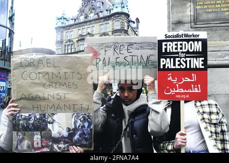 Newcastle upon Tyne, Royaume-Uni, 15 mai 2021, monument Gray à Newcastle upon Tyne pour protester contre l'attaque israélienne contre la Palestine. La manifestation est de faire clairement comprendre au gouvernement israélien que ce n'est pas acceptable, crédit: David Whinham/Alamy Live Banque D'Images
