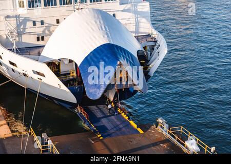 Editorial 2019-09-26 Helsinki Finlande MS SPL Princess Anastasia en cours de chargement Au port d'Helsinki Banque D'Images